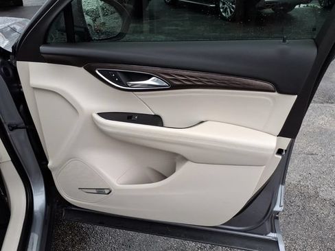 Used 2022 Buick Envision Avenir w/ Technology Package II AWD/4WD image 26