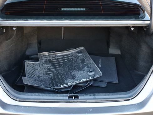 Used 2019 Toyota Camry SE image 11