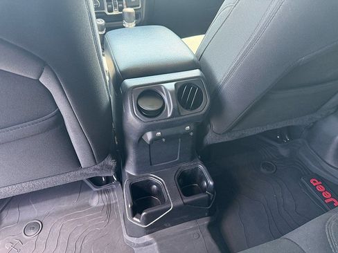 Used 2021 Jeep Gladiator Sport AWD/4WD image 13