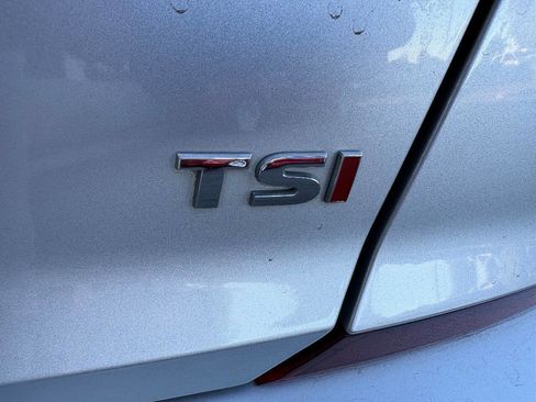 Used 2017 Volkswagen Passat 1.8T SE w/ SE Lighting Package image 11