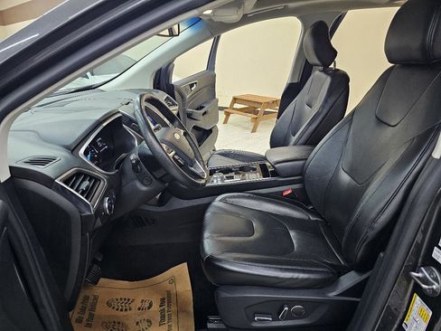 Used 2019 Ford Edge Titanium w/ Equipment Group 301A image 19