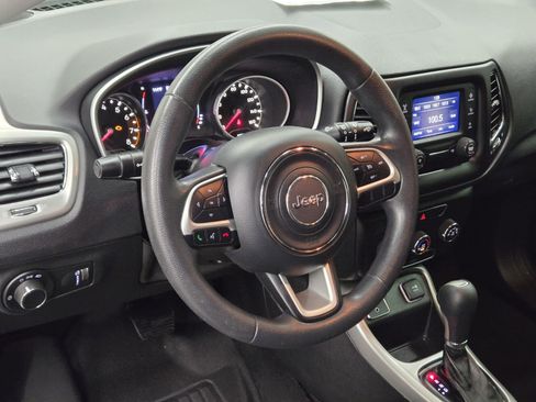 Used 2018 Jeep Compass Sport FWD image 15