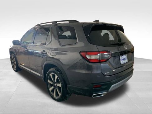 Used 2023 Honda Pilot Touring image 3