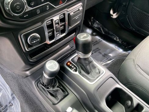 Certified 2023 Jeep Wrangler Unlimited Sport AWD/4WD image 16
