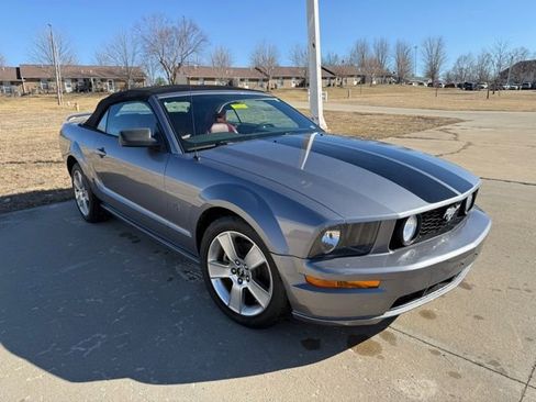 Used 2007 Ford Mustang GT Premium image 3