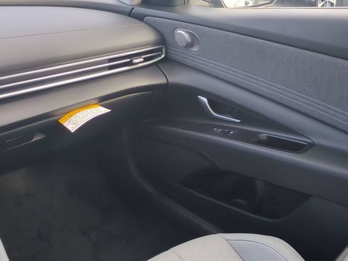 New 2026 Hyundai Elantra Limited FWD image 18