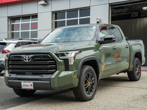 Used 2023 Toyota Tundra SR5 w/ SR5 Premium Package AWD/4WD image 3