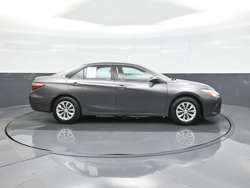 Used 2016 Toyota Camry LE FWD image 8
