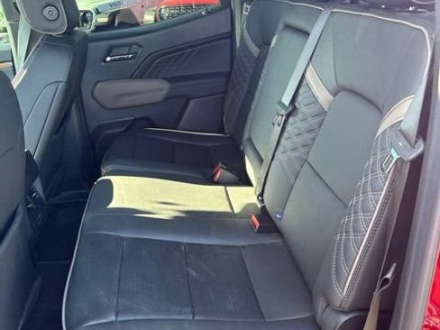 Used 2025 GMC Canyon Denali AWD/4WD image 12