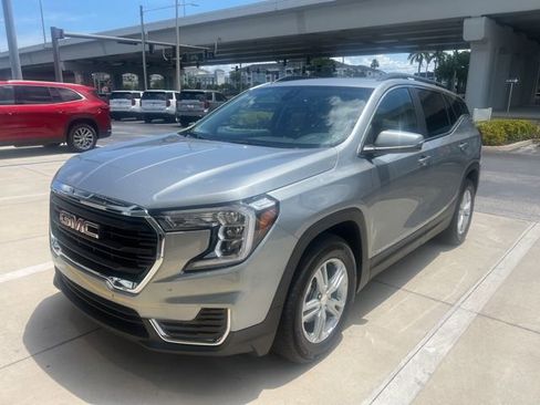 Used 2023 GMC Terrain SLE w/ Driver Convenience Package FWD image 1