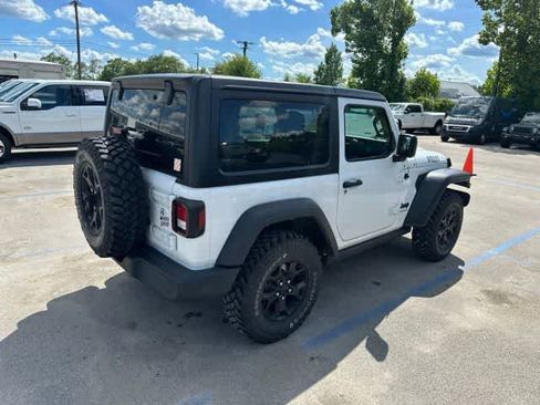 Used 2022 Jeep Wrangler Sport AWD/4WD image 19