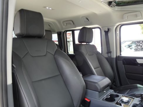 Used 2024 INEOS Grenadier AWD/4WD image 22
