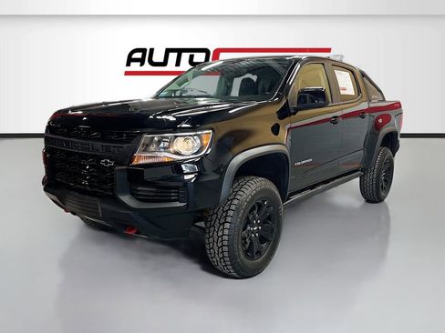 Used 2021 Chevrolet Colorado ZR2 w/ ZR2 Midnight Special Edition AWD/4WD image 3