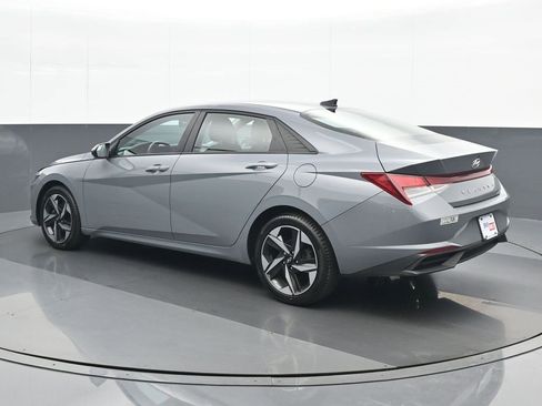 Used 2023 Hyundai Elantra SEL w/ Convenience Package image 4