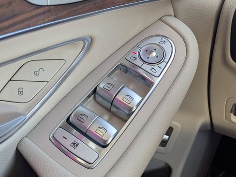 Certified 2022 Mercedes-Benz GLC 300 GLC 300 w/ Premium Package Lite image 8