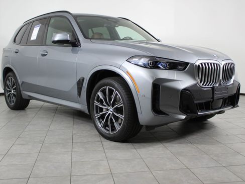Used 2025 BMW X5 xDrive40i w/ Executive Package image 7