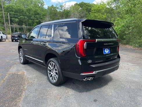New 2026 GMC Yukon Denali w/ Denali Reserve Package AWD/4WD image 3