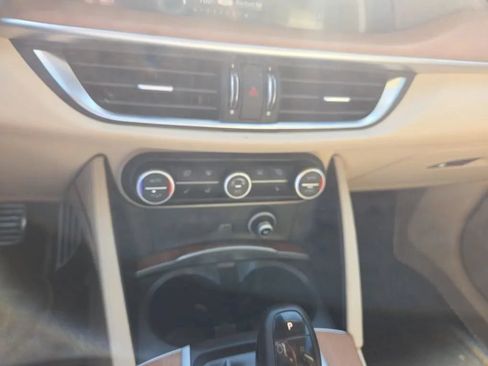 Used 2018 Alfa Romeo Stelvio Ti Lusso AWD/4WD image 16