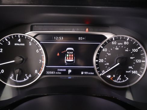 Used 2024 Nissan Pathfinder SL FWD image 4