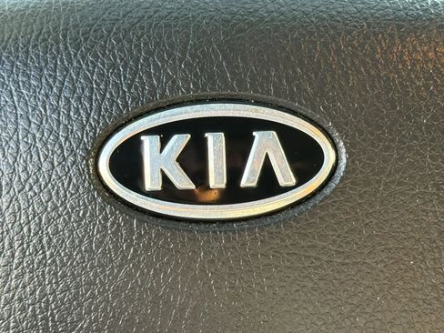 Used 2012 Kia Sorento LX w/ Convenience Pkg image 12