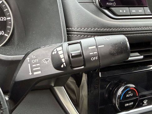Used 2021 Nissan Rogue SV AWD/4WD image 24