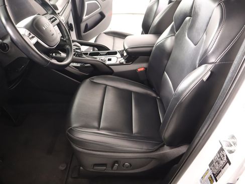 Used 2025 Kia Telluride S AWD/4WD image 12