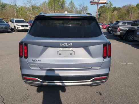 Used 2023 Kia Sorento S w/ Panoramic Sunroof Package FWD image 7