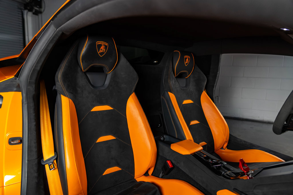 Used 2023 Lamborghini Huracan Tecnica RWD image 18