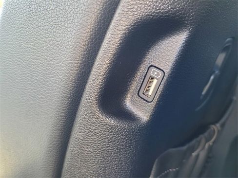 Used 2022 Kia Telluride EX image 13