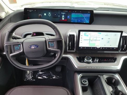 New 2025 Ford Expedition Platinum w/ Platinum Ultimate Package image 12