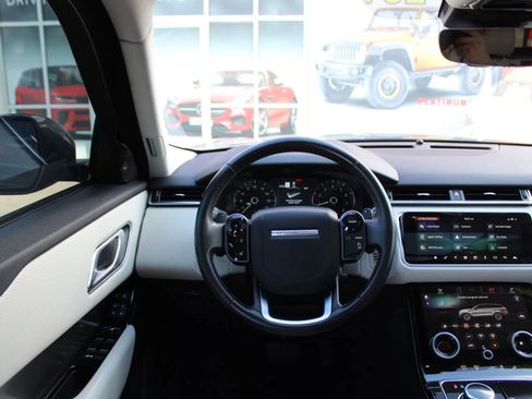 Used 2019 Land Rover Range Rover Velar S image 35