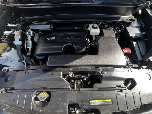 Used 2017 Nissan Pathfinder SL FWD image 18