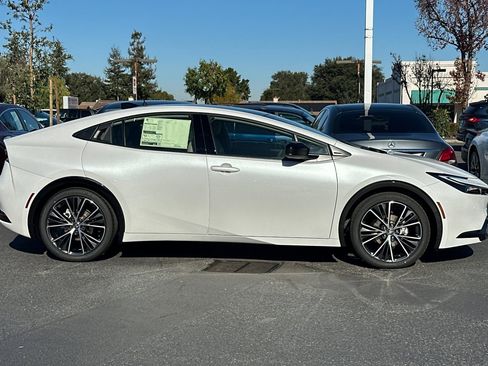 New 2026 Toyota Prius XLE image 8