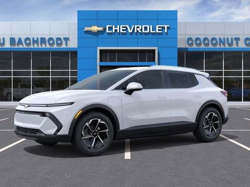 New 2026 Chevrolet Equinox EV LT AWD/4WD image 2