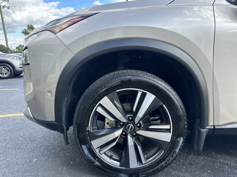 Used 2023 Nissan Rogue Platinum AWD/4WD image 19