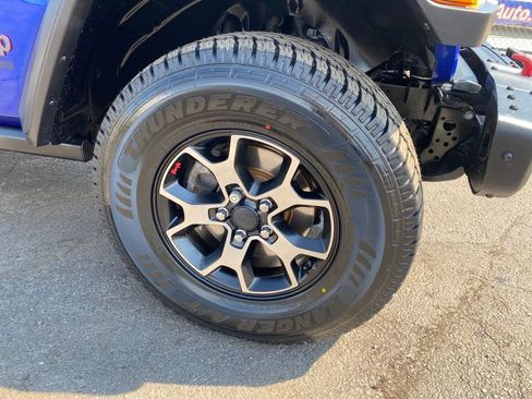 Used 2018 Jeep Wrangler Unlimited Rubicon w/ Dual Top Group AWD/4WD image 30