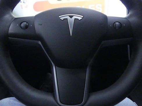 Used 2022 Tesla Model 3 Long Range image 17