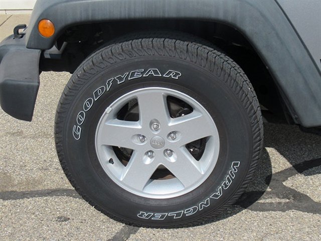 Used 2017 Jeep Wrangler Unlimited Sport w/ Quick Order Package 24S AWD/4WD image 11