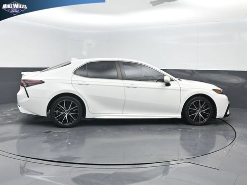Used 2022 Toyota Camry SE FWD image 8