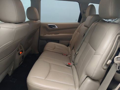 Used 2017 Nissan Pathfinder SL w/ SL Tech Package image 18