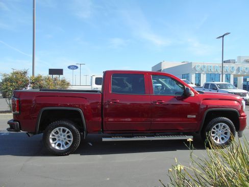 Used 2018 GMC Sierra 1500 SLT w/ All Terrain Package AWD/4WD image 3