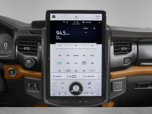 Used 2024 Ford Expedition Max XLT image 7