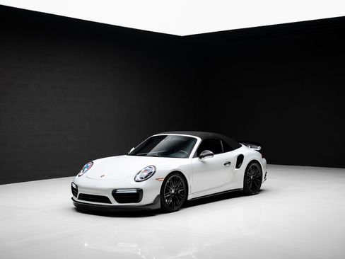 Used 2019 Porsche 911 Turbo image 4