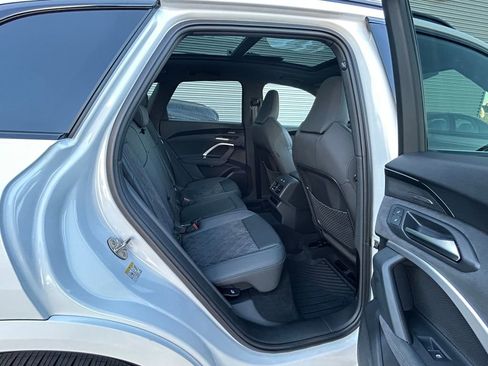 Used 2025 Audi SQ5 Premium Plus w/ Premium Plus Package image 56