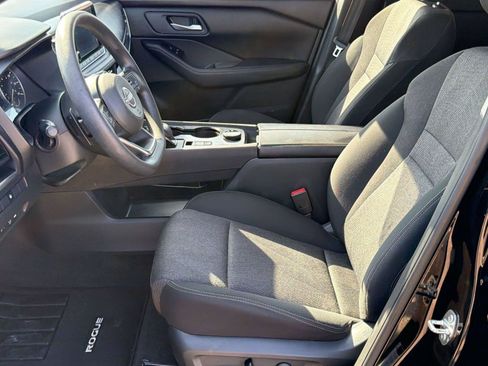 Used 2024 Nissan Rogue SV AWD/4WD image 5
