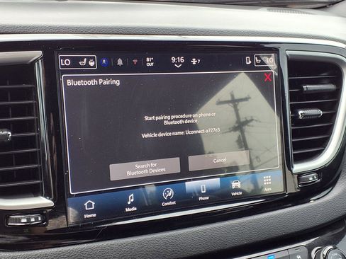 Used 2025 Chrysler Voyager LX FWD image 6