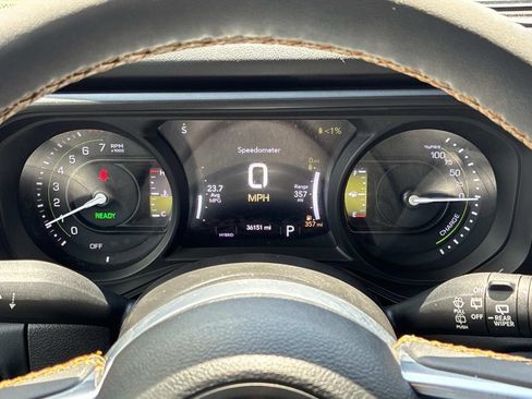 Used 2024 Jeep Wrangler Unlimited Sahara w/ Technology Group AWD/4WD image 29