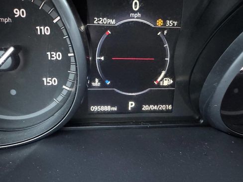 Used 2017 Land Rover Discovery SE image 16