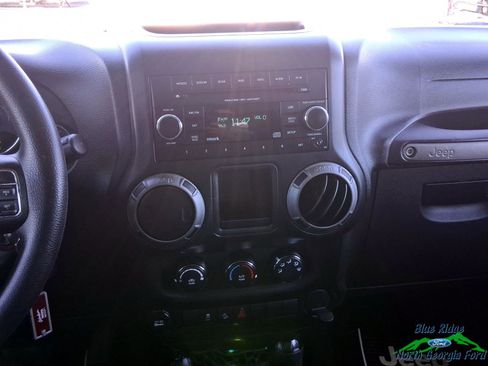 Used 2013 Jeep Wrangler Unlimited Sport image 15