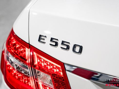 Used 2011 Mercedes-Benz E 550 4MATIC Sedan image 14